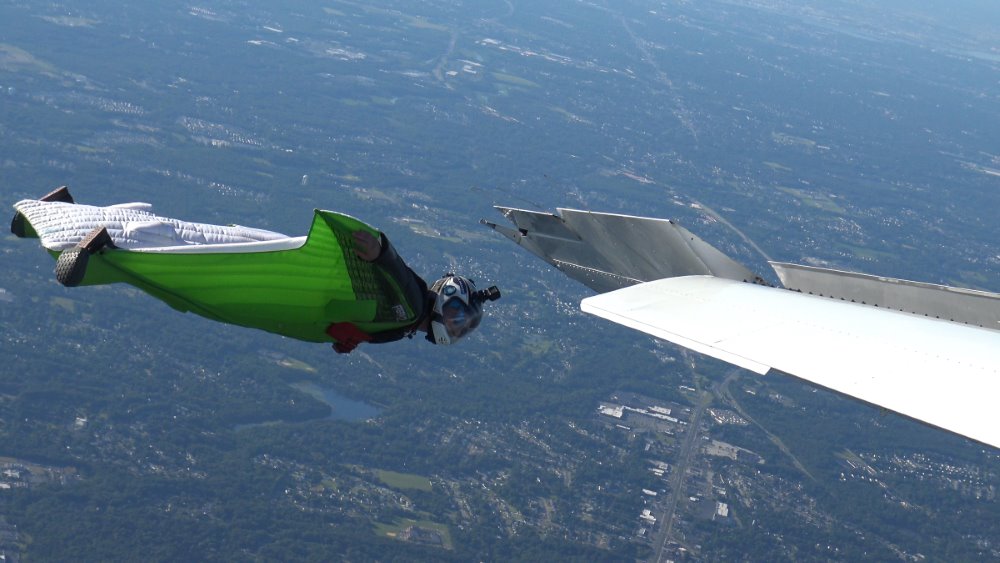 Mile High Hub - Wingsuit dock with plane